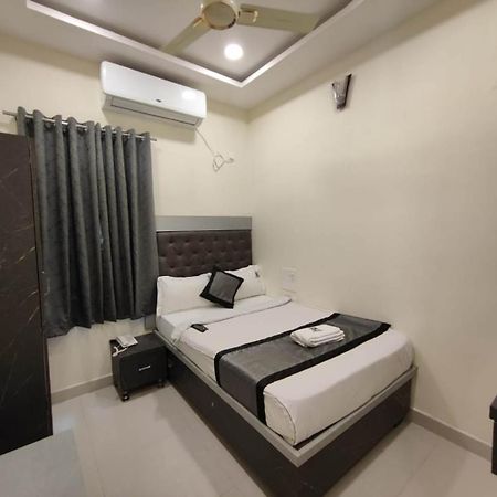 Hotel Vighneshwara Inn Vijayawāda Exterior foto